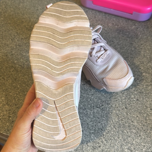 Nike RYZ 365 Barely Rose - Picture 8 of 9